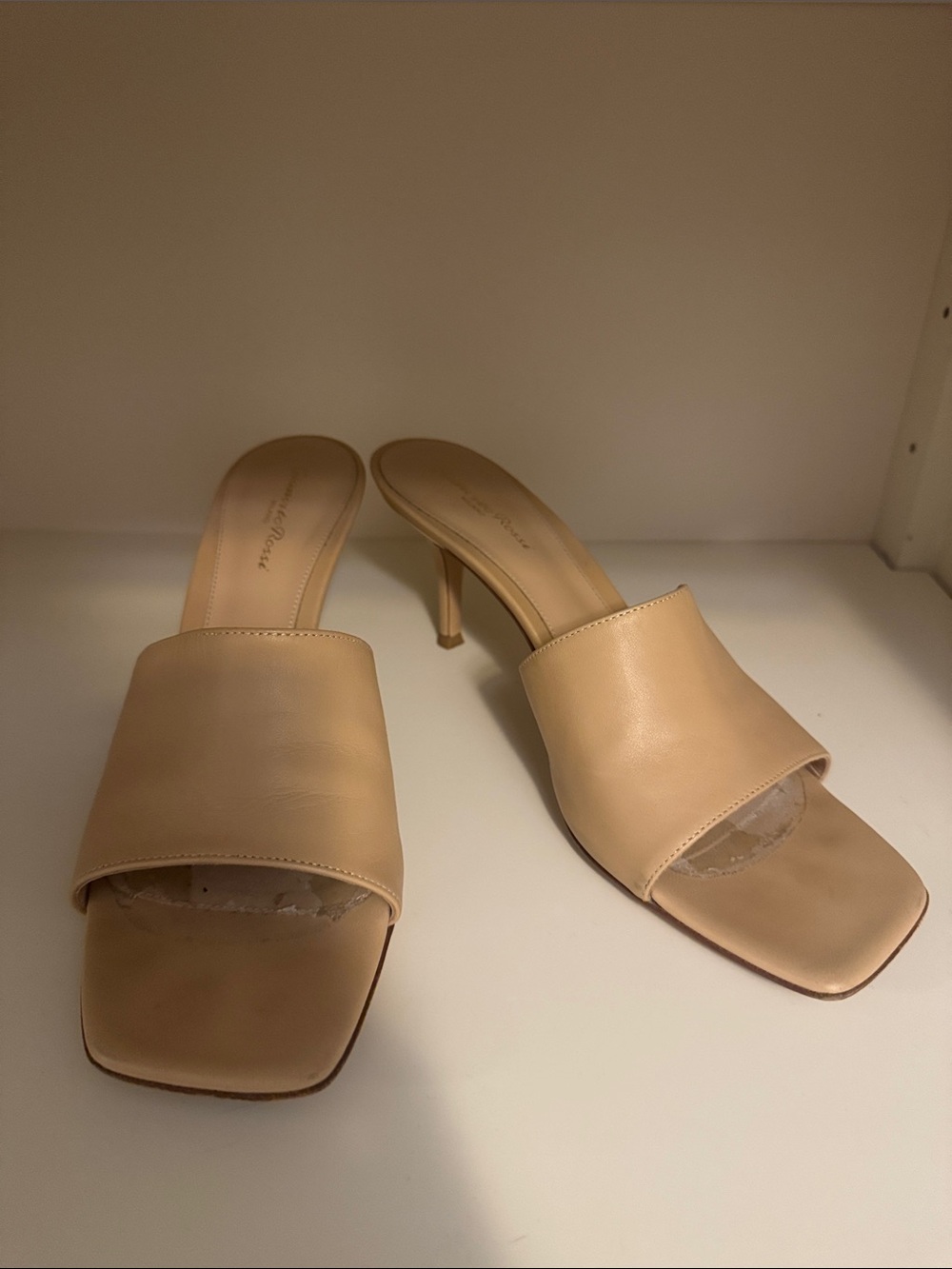 Gianvito Rossi nude sandals 41